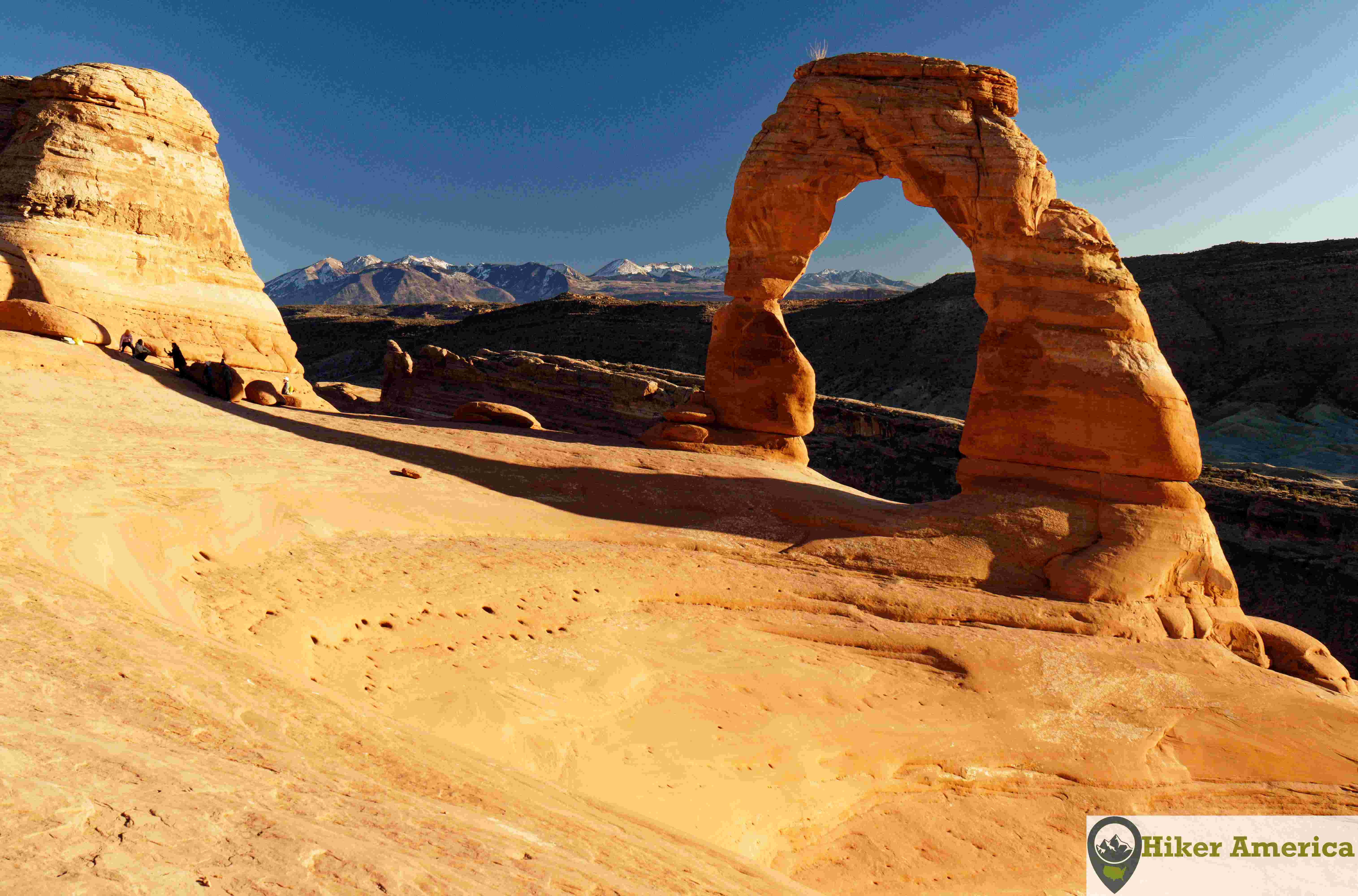 Arches National Park hiking trails and natural features